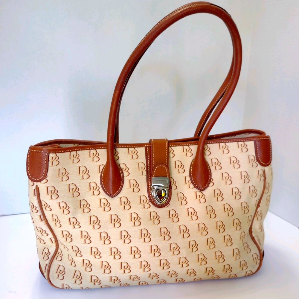 Dooney & Bourke Purse